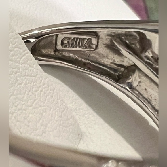 Victoria Wieck 2.89 Absolute Triple Overlay Pavé bridge band ring. - Picture 7 of 8